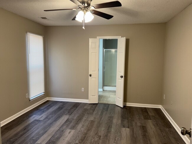 Building Photo - 769 Burton Ln