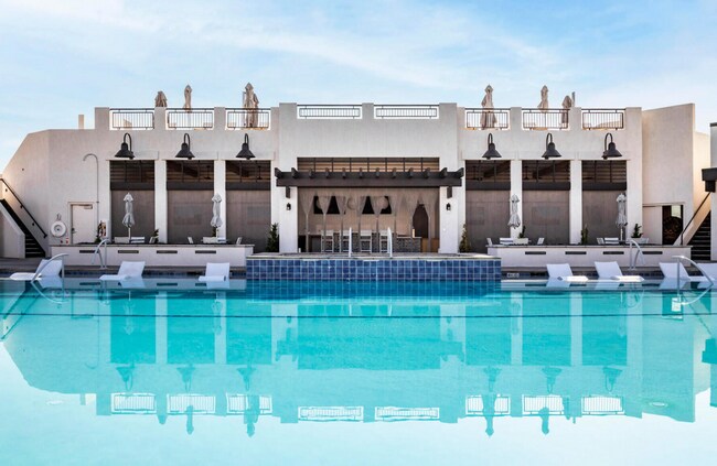 Building Photo - 5801 S Garnet Dr