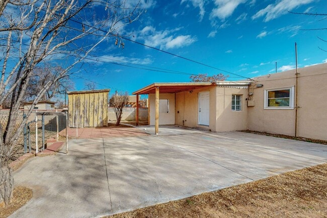 Building Photo - NE 2/BD 1/BA 1/CG HOME