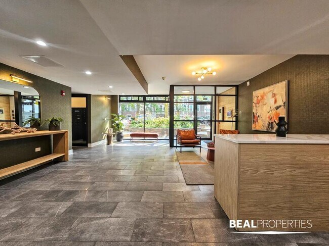 Building Photo - 1 bedroom in CHICAGO IL 60657