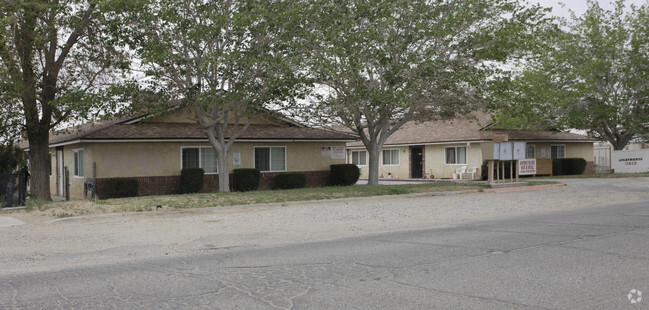 Building Photo - Cambridge Apartments