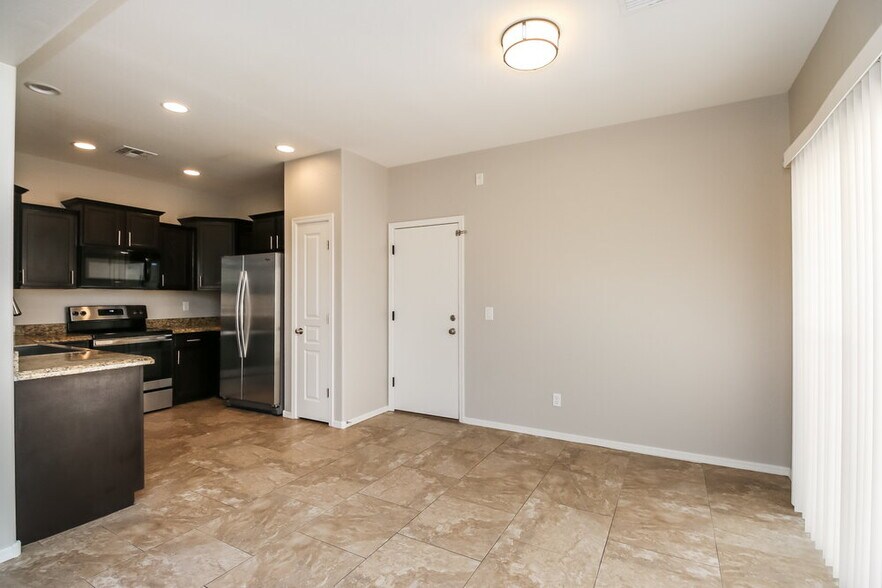 Building Photo - 92 E Catclaw St