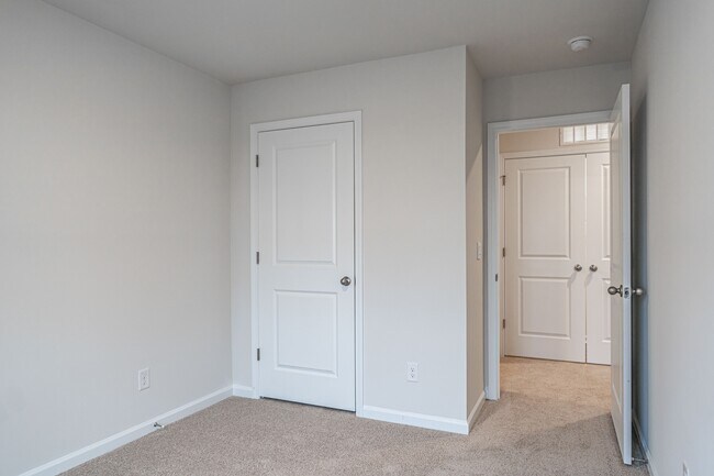 Building Photo - 219 US-1