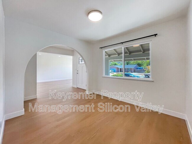 Building Photo - 5835 Halleck Dr