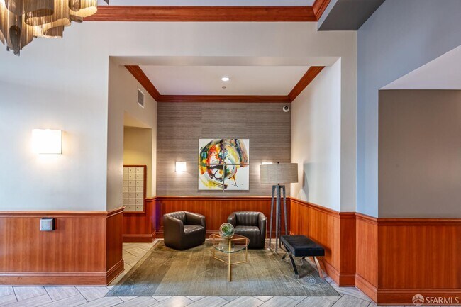 Building Photo - 246 2nd St