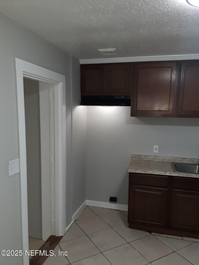 Building Photo - 6704 Helston Ct