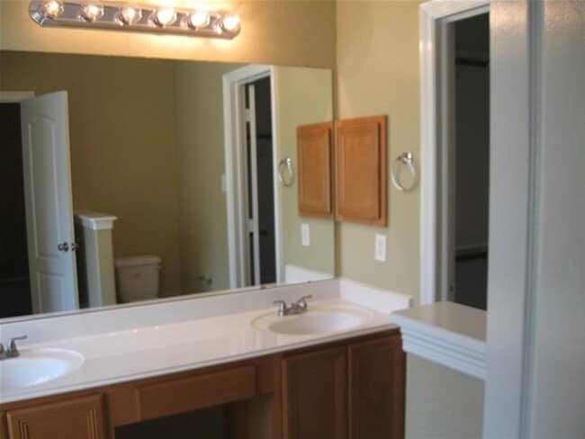 Building Photo - 202 Splintered Arrow Dr