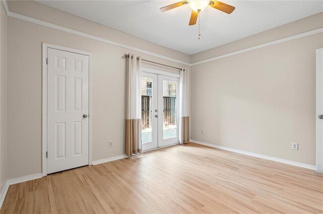 Building Photo - 1260 Sutton Ct