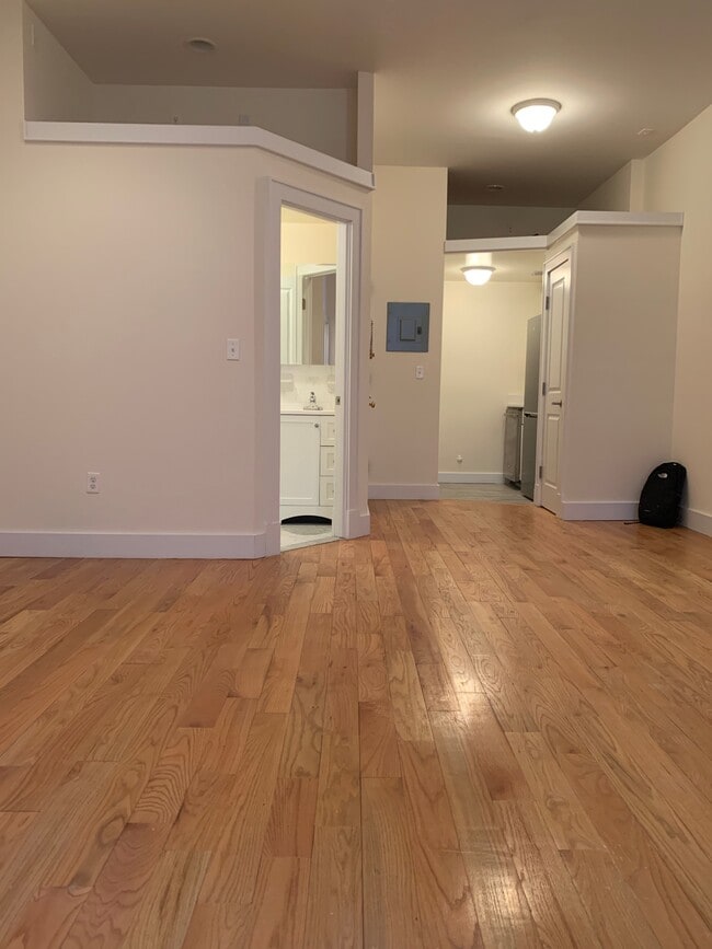 Primary Photo - 266 W 73rd St