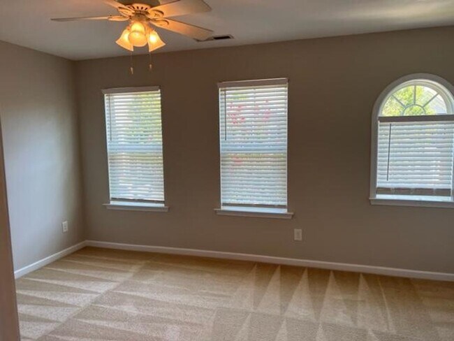 Building Photo - 3022 Berkeley Springs Pl