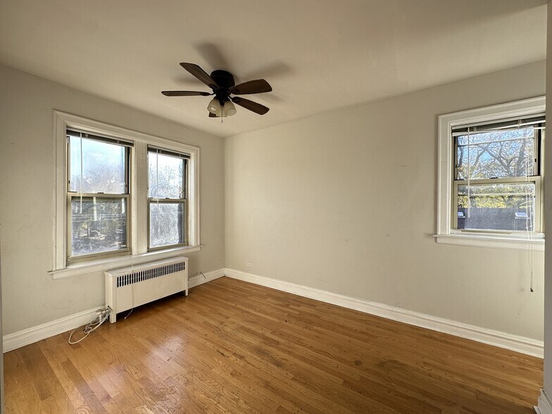 Building Photo - 1527 W Pratt Blvd