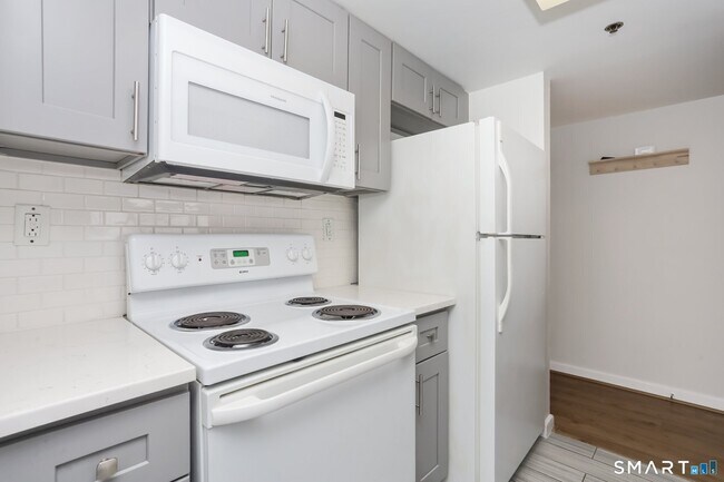 Building Photo - 127 Greyrock Pl