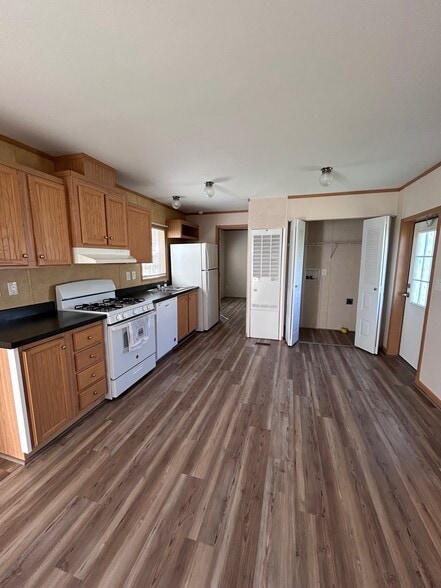 Building Photo - 4 Fawn Hl