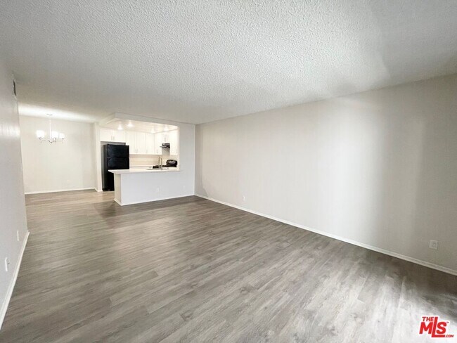 Building Photo - 6228 Fulton Ave