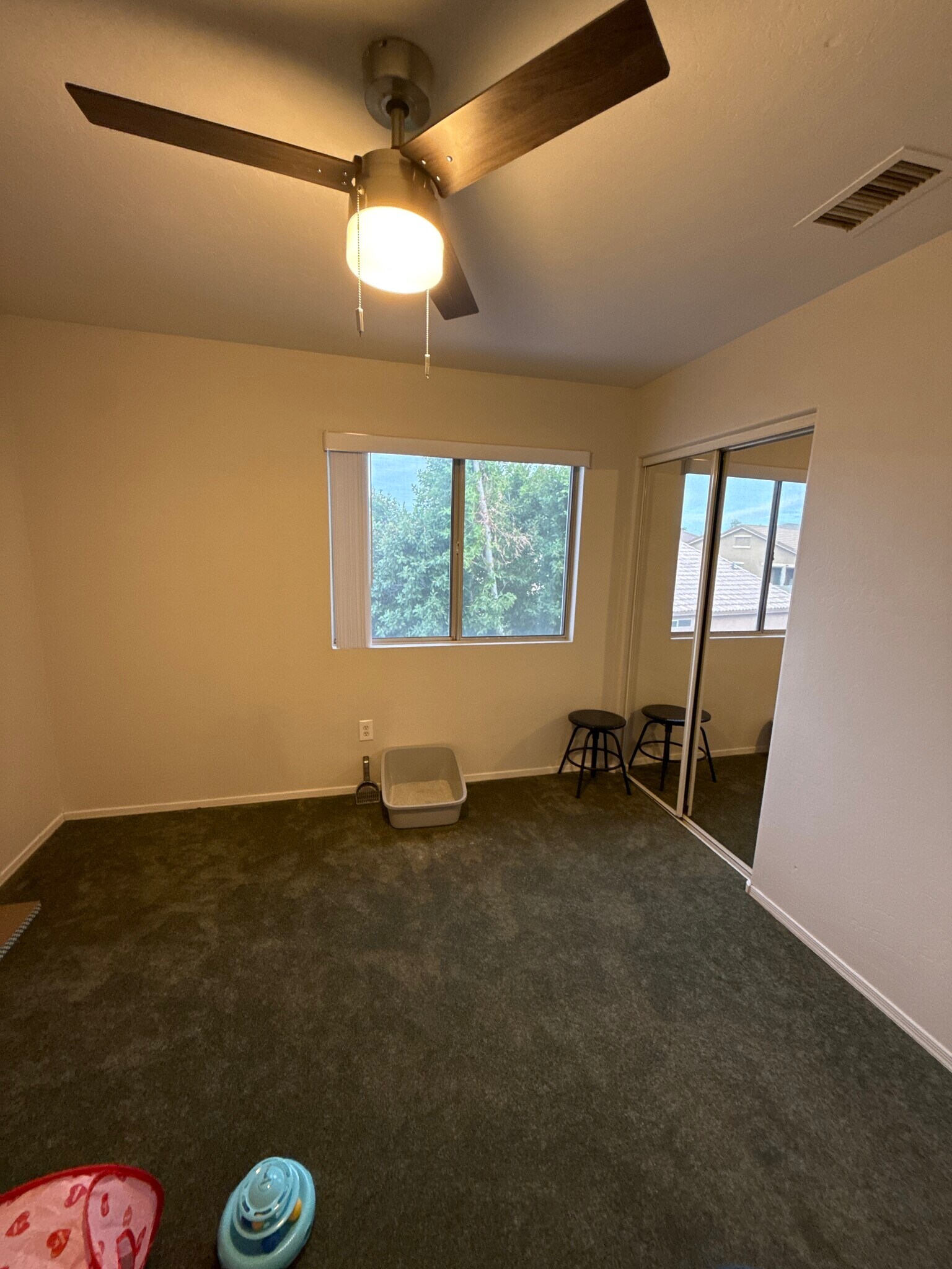 Building Photo - 8868 W Greer Ave