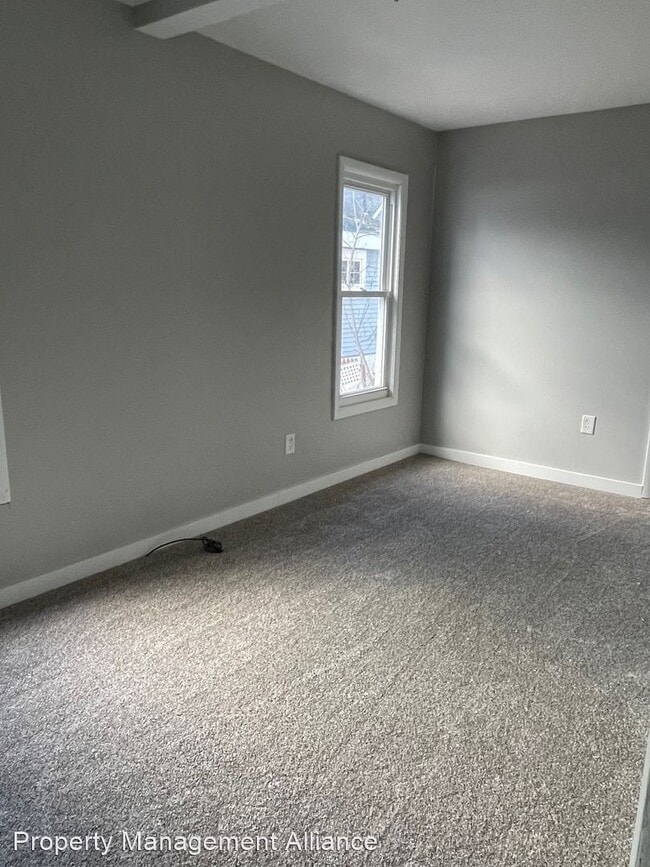 Building Photo - 3 br, 1 bath House - 303 Melrose Drive