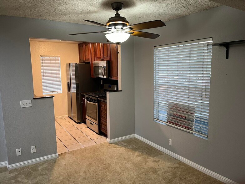 Building Photo - 10808 Aderman Ave