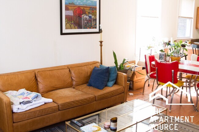 Building Photo - 2223 N Sawyer Ave