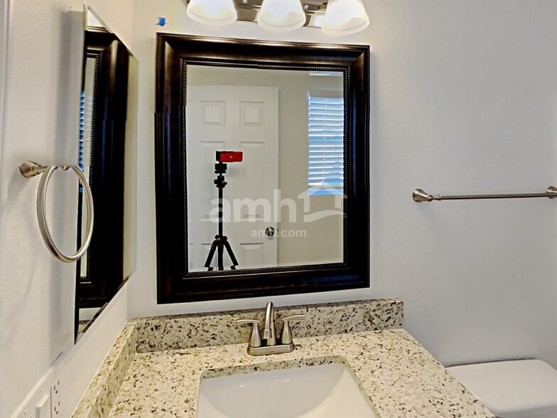 Building Photo - 15374 W Gelding Dr