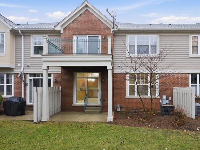 Building Photo - 399 Pine Lake Cir