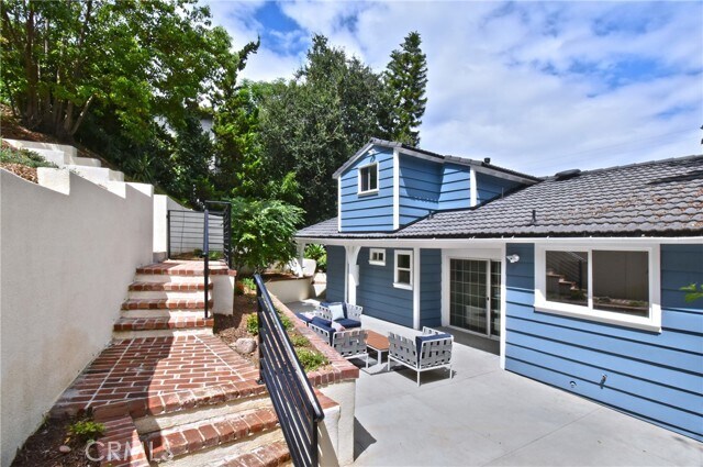 Building Photo - 11042 Fruitland Dr