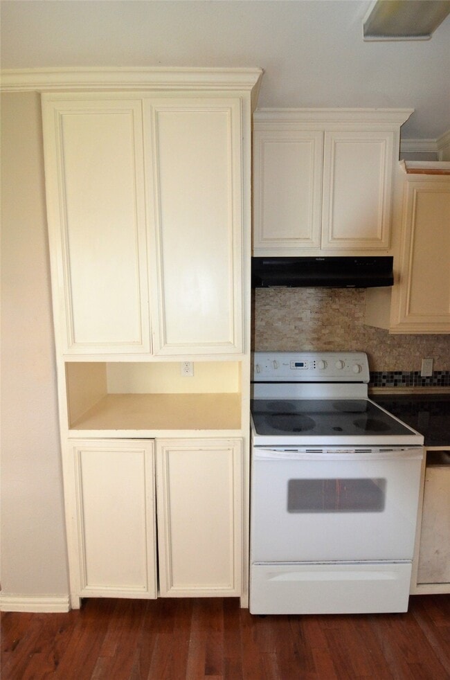 Building Photo - 7326 Eagle Pass St