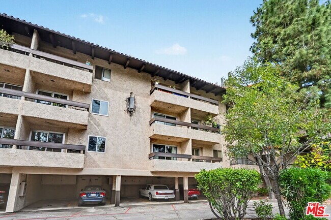 Building Photo - 2700 Cahuenga Blvd
