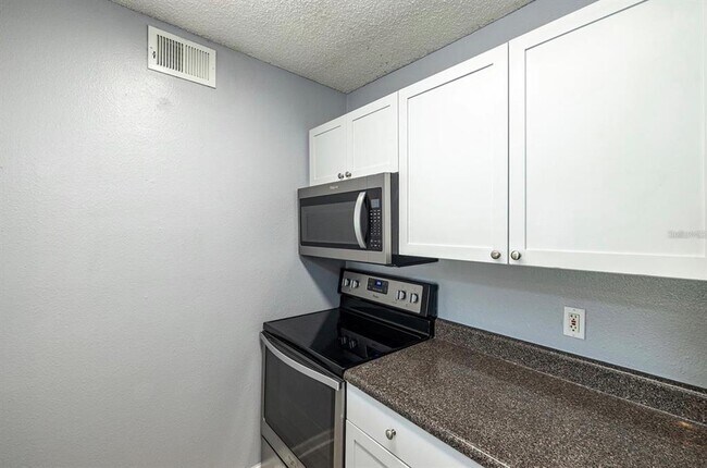Building Photo - 2500 Winding Creek Blvd