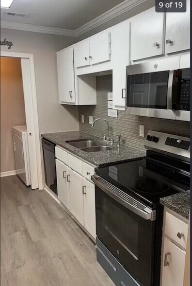 Building Photo - 601 Morning Sun Dr