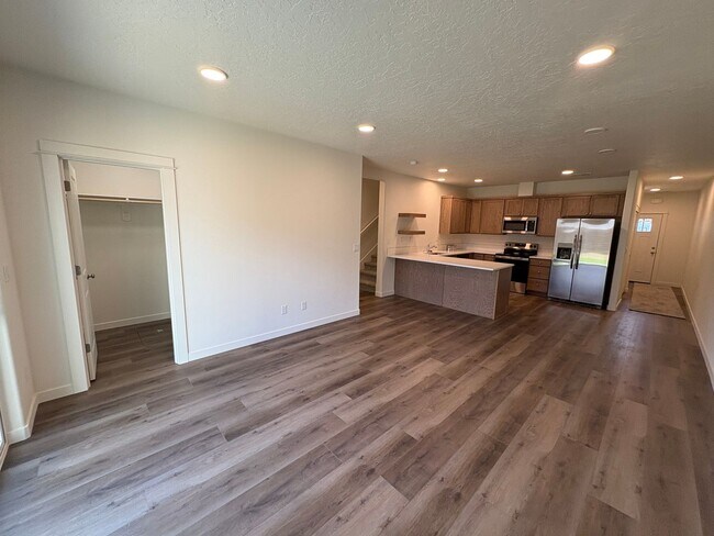 Building Photo - Brand New Stunning 3 Bed/2.5 Bath Townhouse-Old Farm District