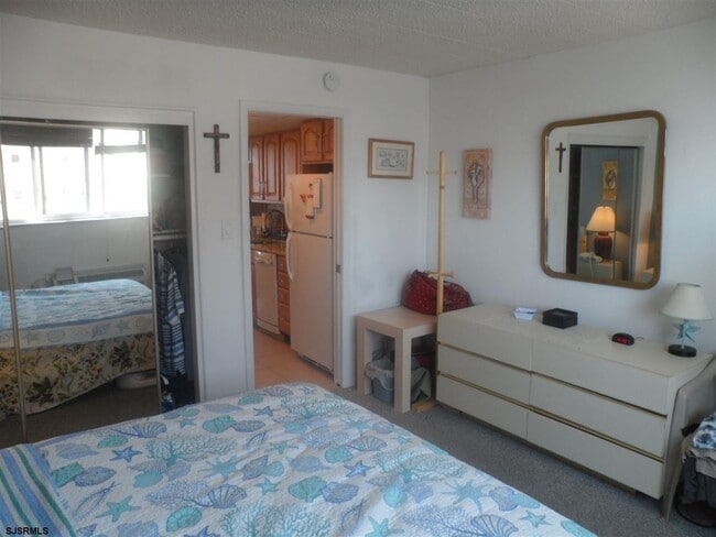 Building Photo - 5400 Boardwalk-304-304