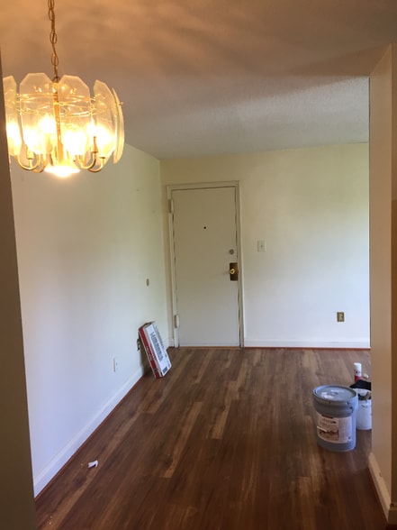Building Photo - 2241 Farrington Ave