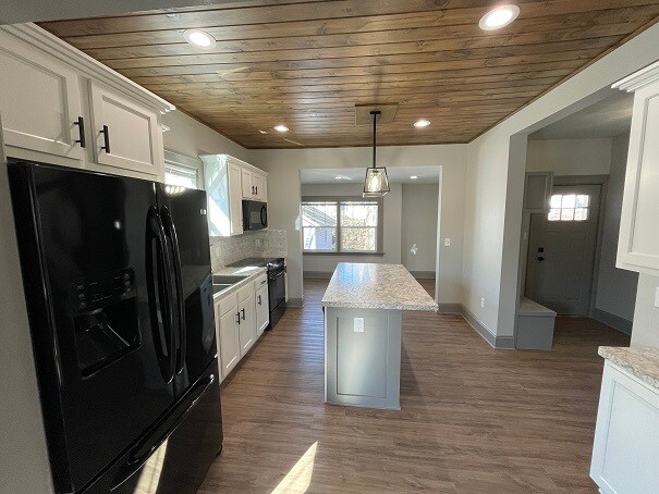 Building Photo - 503 Briarwood Ave SE