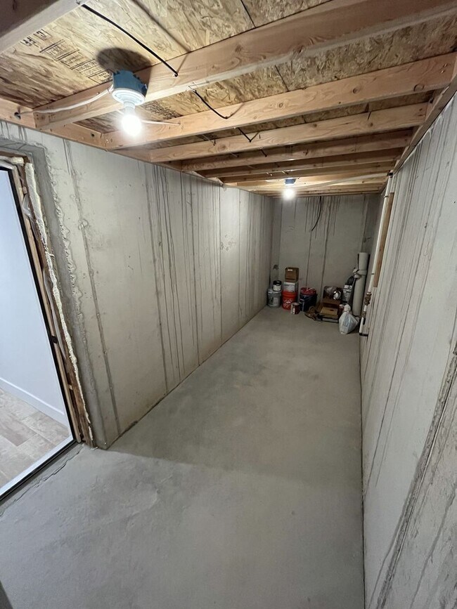 Building Photo - Spacious 3 Bed Downstairs Duplex