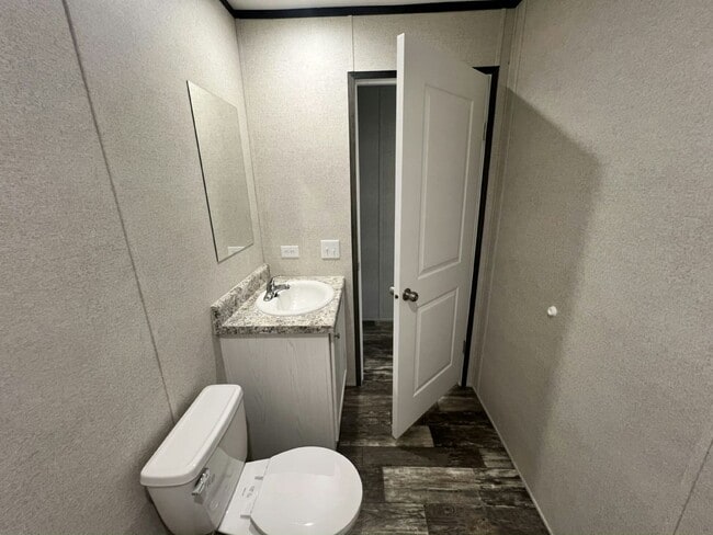 Building Photo - 38 Tower Manor Cir W