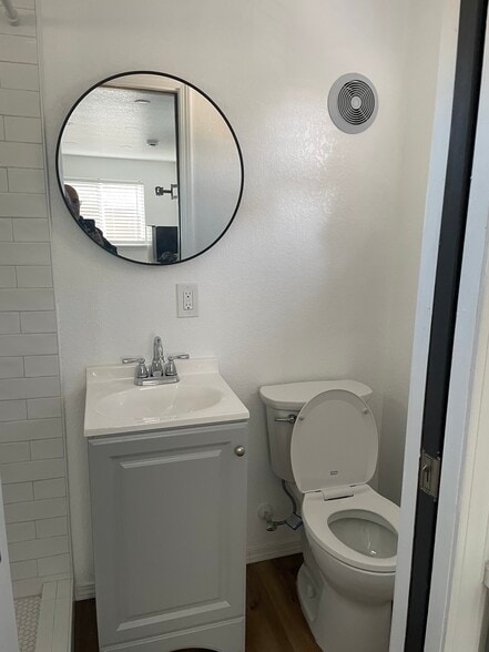 Building Photo - 207 S Sabinas St