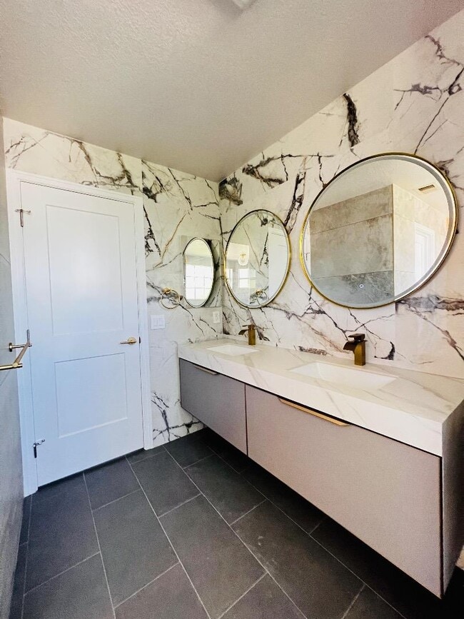 Building Photo - 4173 El Camino Real