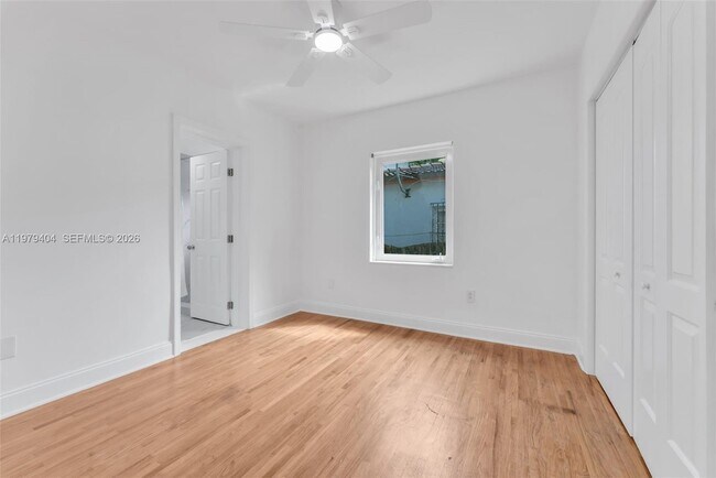 Building Photo - 2121 SW 30th Ct