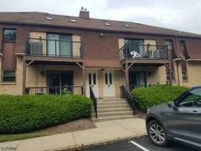 Building Photo - 806 Yorkshire Dr
