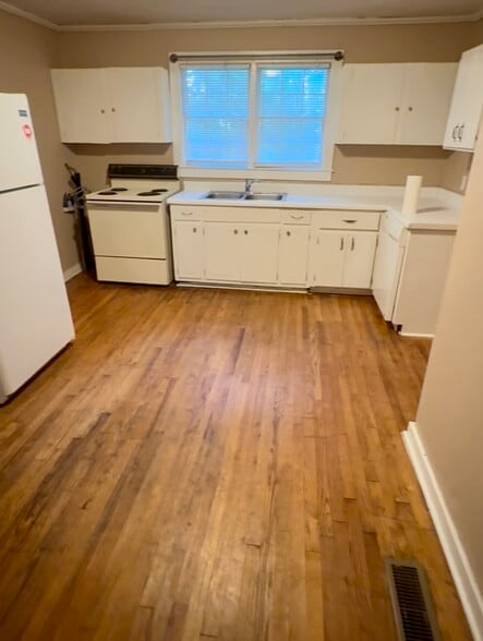 Building Photo - 340 N Elbert St