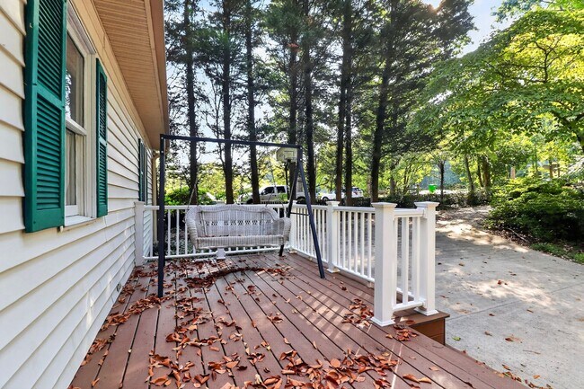 Building Photo - 151 Seagrove Ln