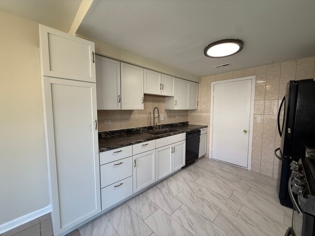 Building Photo - 1874 Windward Ln