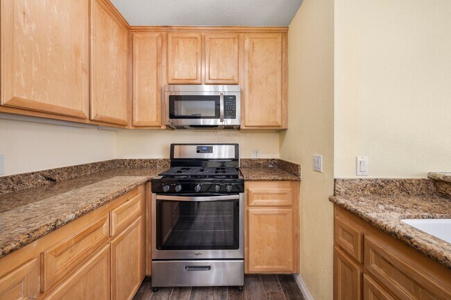 Building Photo - 1202 Donax Ave