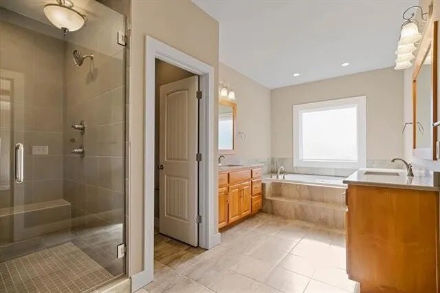 Master Bathroom - 17332 Ballentine St