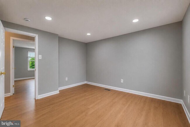 Building Photo - 1414 King William Dr