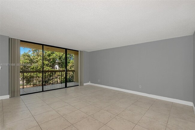 Building Photo - 20536 NE 6th Ct