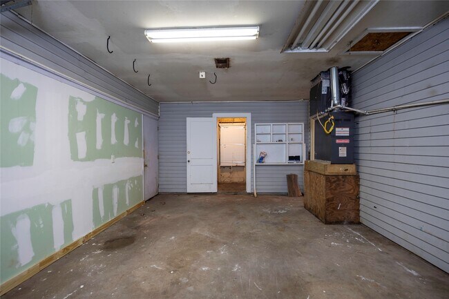 Building Photo - 304 Harris Blvd