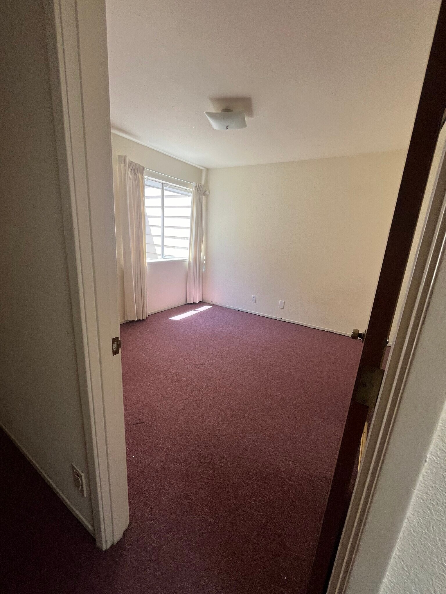 Building Photo - 376 3rd Ave