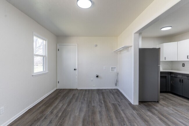 Building Photo - 4309 SE 40th St