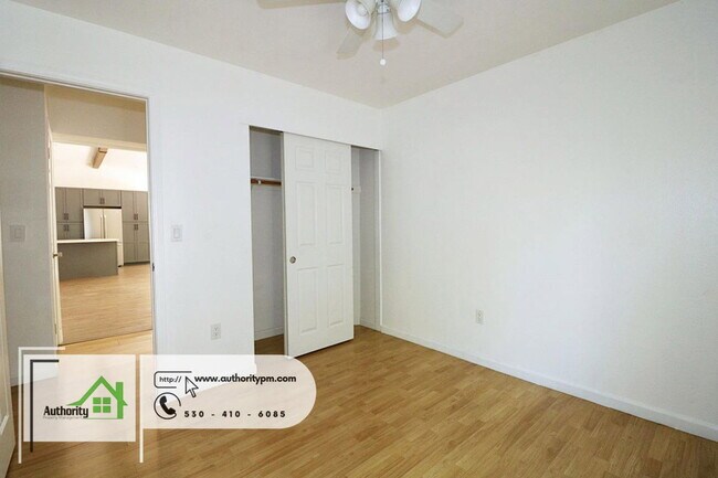 Building Photo - 2151 Hemingway St